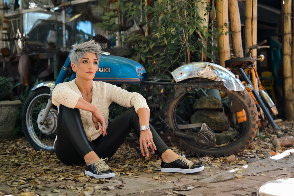 Tihana Sneaker Black & Gold