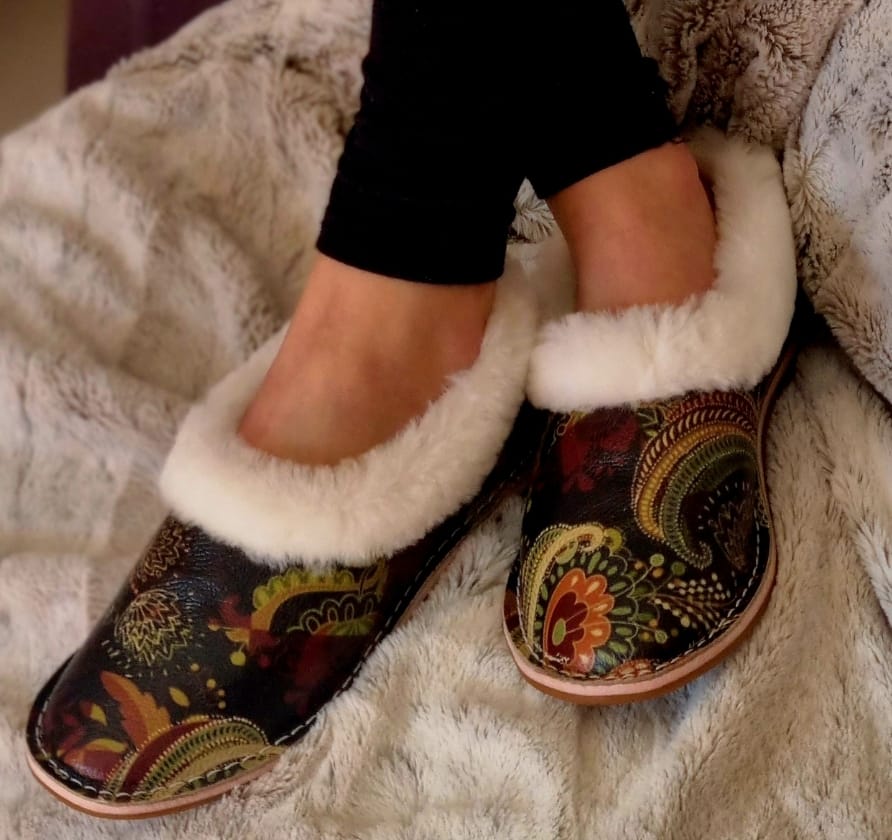 Slippers Black Paisley