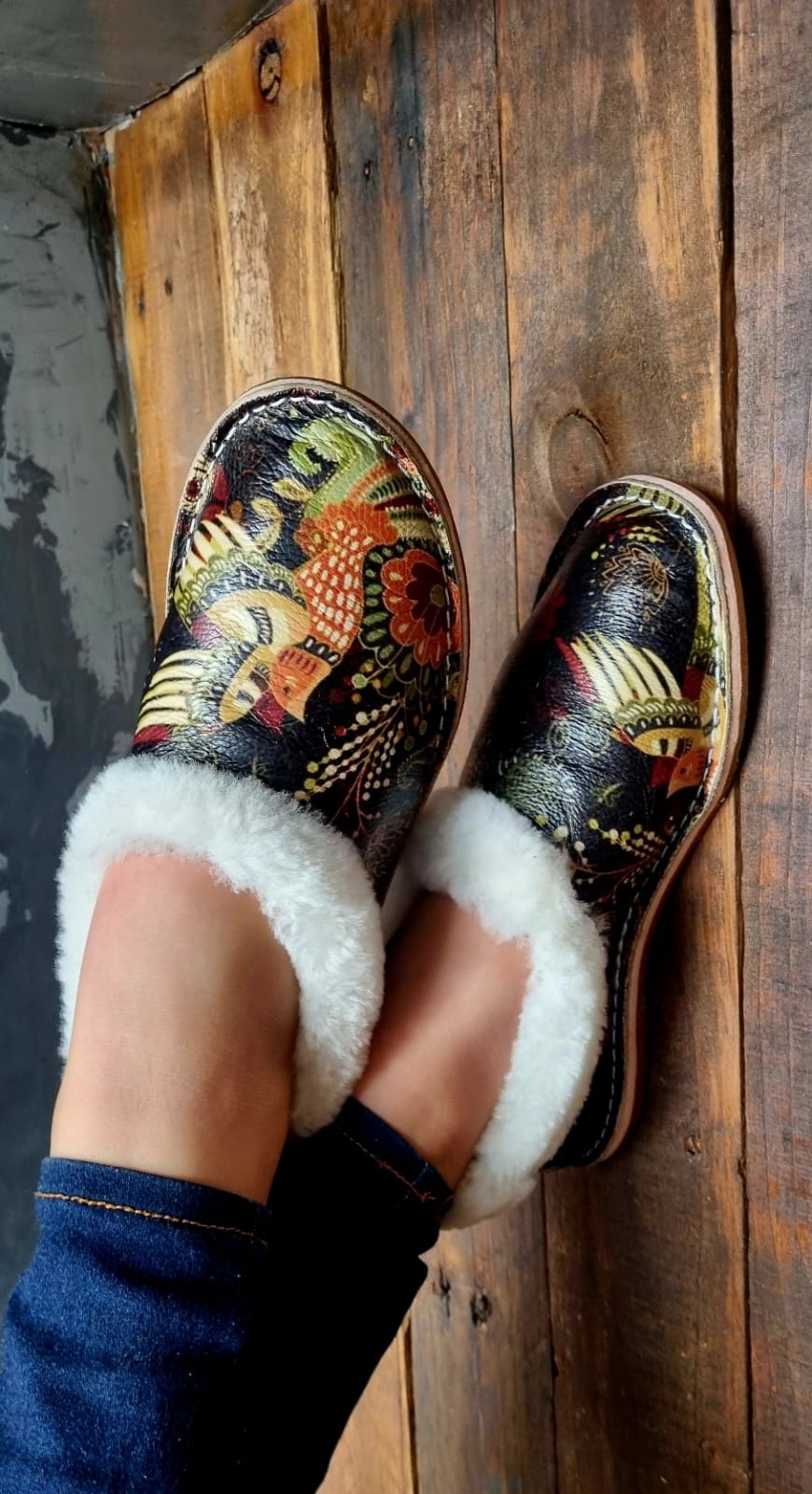 Slippers Black Paisley